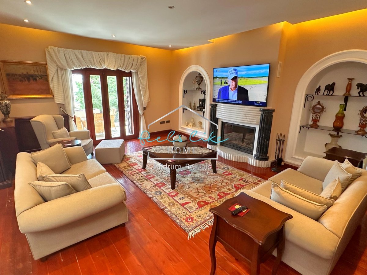 Villa Antique
