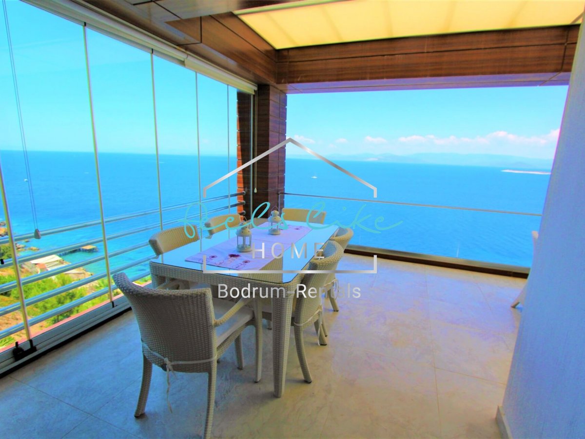 Residence Blue